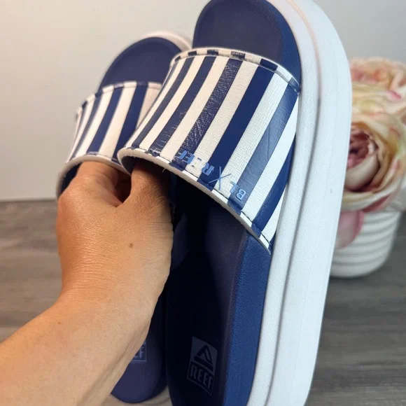 Reef Bondi Bay Blue and White Striped Platform Women's Sandals 7 EUC - Picture 7 of 13